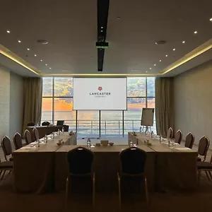 lancaster-eden-bay.beiruthotelsdirect.com/