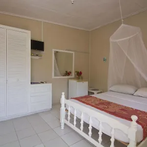 Hotel Keegans Beachside, Bequia Island